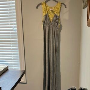 Love ady dress with crocheted back XS